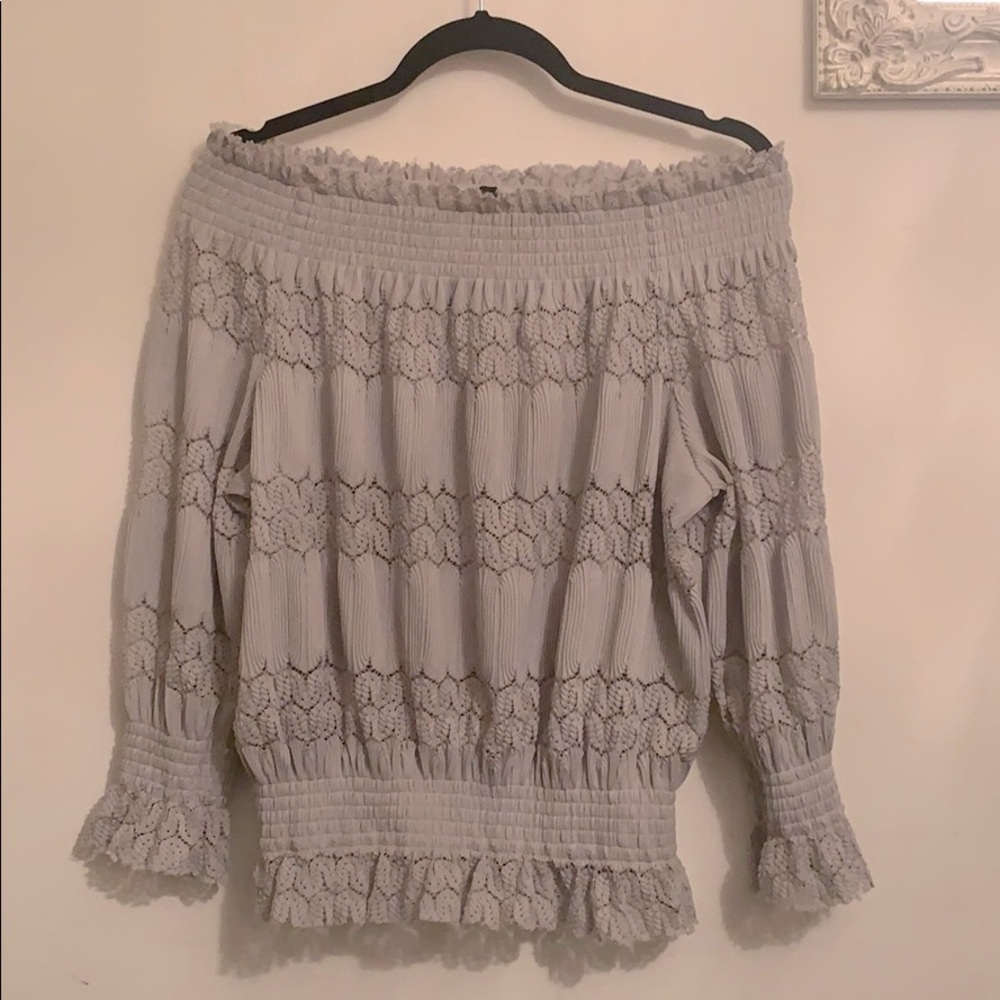 LAPIS Off-the-shoulder Blouse